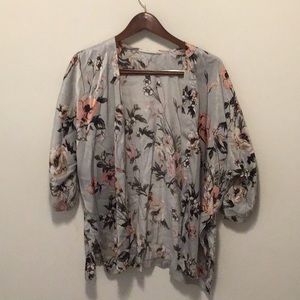 Audrey floral kimono